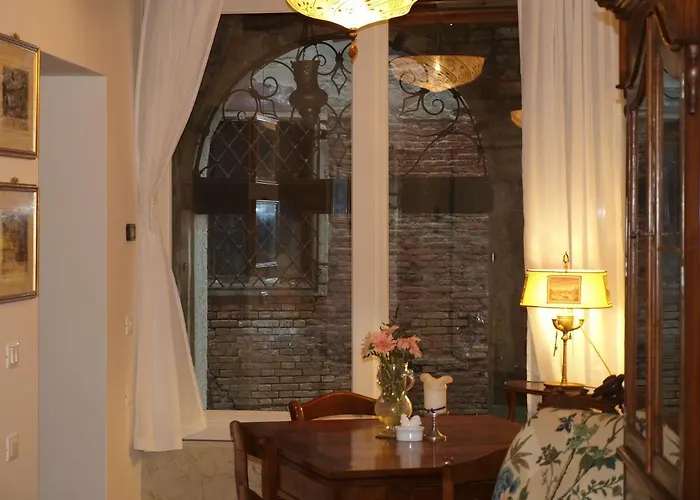 Al Pozzo Dei Scoacamini, 100 M From San Marco, Ground Floor